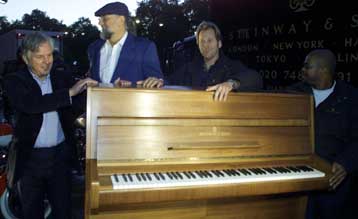 Τη Δευτέρα οι νικητές του 6ου Παγκόσμιου Διαγωνισμού Πιάνου Konzerteum 2000