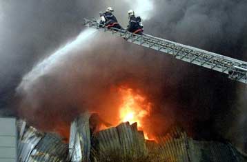 Τοξικό νέφος από έκρηξη σε εργοστάσιο της Γαλλίας