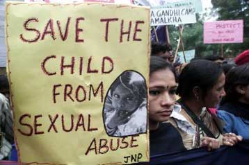 Η Διεθνής Αμνηστία καταγγέλλει την κακοποίηση των παιδιών