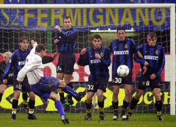 Πέρασαν τα φαβορί στους «16» του Κυπέλλου UEFA