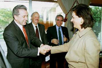 Καθένας να αναλάβει τις ευθύνες του, απάντησε η Βάσω Παπανδρέου στις δηλώσεις Αβραμόπουλου