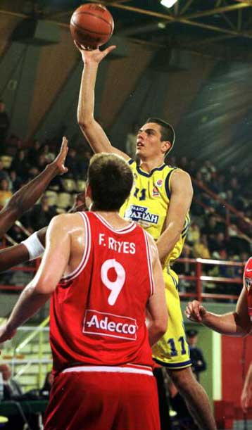 Ούτε η Εστουντιάντες σταμάτησε το Περιστέρι, νέα νίκη με 91-81 για την Euroleague