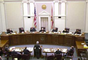 Εν αναμονή της απόφασης του Ανώτατου Δικαστηρίου της Φλόριντα οι Μπους και Γκορ