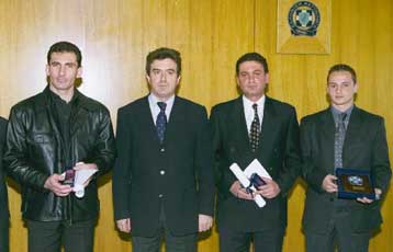 Υλικές και ηθικές αμοιβές για τους πολίτες που συνέδραμαν την ΕΛ.ΑΣ.