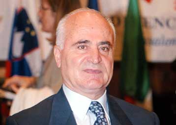 Με βέτο απειλεί η Τουρκία το ΝΑΤΟ για τον ευρωστρατό – Κόντρα Ρισάρ με Κοέν