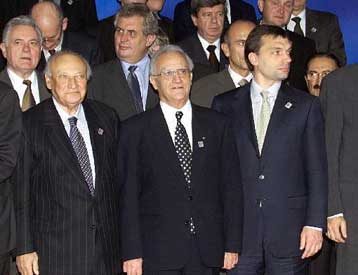 Συνάντηση των «15» με τους ηγέτες των υπό ένταξη χωρών, πριν από την έναρξη της Συνόδου Κορυφής της