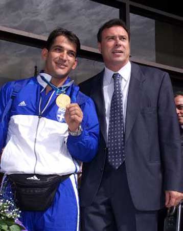 Υποψήφιος για τη θέση του γγ της Παγκόσμιας Ομοσπονδίας άρσης βαρών ο Γ.Σγουρός