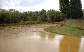 Καταστροφικές πλημμύρες σε Λακωνία και Κρήτη – Σε ύφεση το κύμα κακοκαιρίας