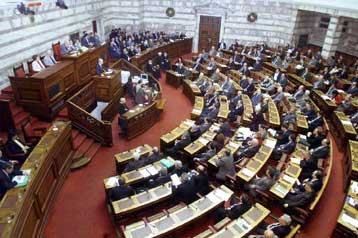 Στροφή της ελληνικής κοινωνίας στις παραδοσιακές αξίες φανερώνει έρευνα του ΕΚΚΕ