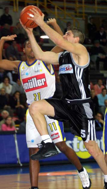 Υποταγή του ΠΑΟΚ στη Βερόνα με 102-88