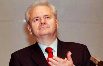 Η Διεθνής Αμνηστία ζητά την κεφαλήν του Μιλόσεβιτς επί πίνακι