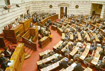 Αρχισε στη Βουλή η συζήτηση για το εργασιακό – Αντιδράσεις πανταχόθεν