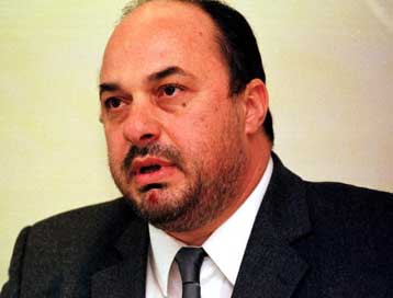 Νέα απάντηση Μπέου στο Μητρόπουλο