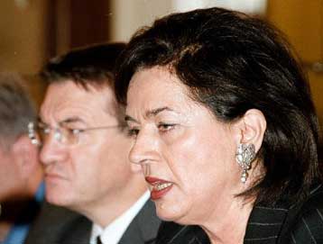 Επιτροπή αρμόδια για θέματα εθελοντισμού συστήνει η Β.Παπανδρέου