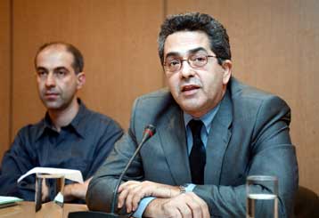 Αυξημένες οι πωλήσεις βιβλίων στην Ελλάδα κατά το 1999