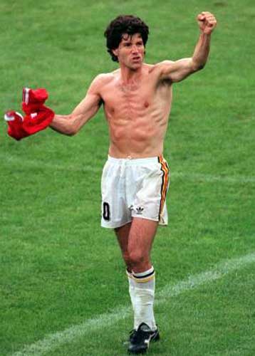 Τραυματισμοί αναγκάζουν τον Έντζο Σίφο να κρεμάσει τα παπούτσια του