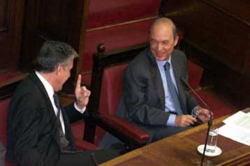 Παρέμβαση Σημίτη για λήξη των σεναρίων περί ανασχηματισμού – Συνεδριάζει η Κυβερνητική Επιτροπή