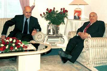 Τελείωσαν οι συνομιλίες, λέει ο Ντενκτάς, και επιρρίπτει ευθύνες στους Ελληνοκύπριους