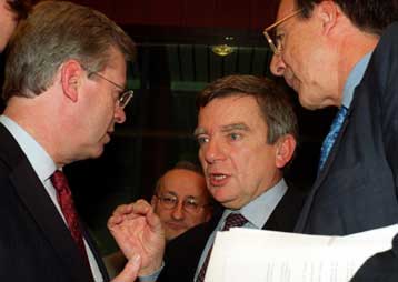 Απαγόρευση των κρεατάλευρων αποφάσισαν οι υπουργοί Γεωργίας της ΕΕ