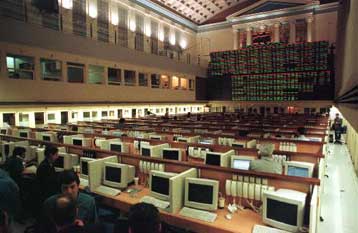 Πάνω από τις 3.500 μονάδες και πάλι η Σοφοκλέους