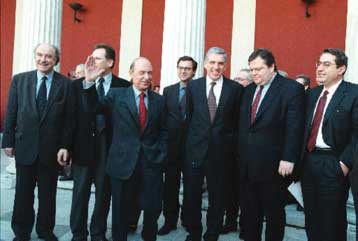 Και τους υπουργούς βαθμολογεί για την απόδοσή τους η Β.Παπανδρέου