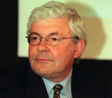 Κοντά σε συμφωνία συγχώνευσης βρίσκονται η Bank of Scotland και η Abbey – Απρόσμενη κίνηση της Lloyd