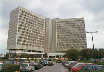 Αύξηση εσόδων για τον ΟΤΕ από νέες υπηρεσίες – Ισχυροί αντίπαλοι στα Βαλκάνια