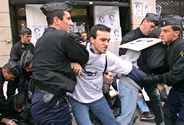 Σάλος στη Γαλλία μετά τη δολοφονία 15χρονου αγοριού από την Αφρική