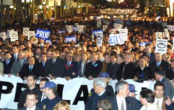 Η ΕΤΑ εκβιάζει επιχειρηματίες με σκοπό την απόσπαση χρημάτων