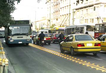 Πυροβολώντας εναντίον λεωφορείου επιχείρησε να… ανοίξει δρόμο 58χρονος – Δύο ελαφρά τραυματίες