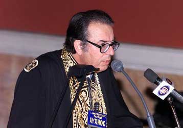 Οι φοιτητές να επιλέγονται από τα πανεπιστήμια, υποστηρίζει ο Γ.Μπαμπινιώτης