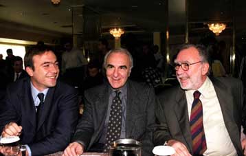 Η Παρί Σεν Ζερμέν ανακοίνωσε την πρόσληψη του Φερναντές