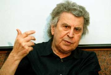 «Ακέφαλο πτώμα» που χρειάζεται οριστική ταφή η μοναρχία για την Ελλάδα, κατά το Μ.Θεοδωράκη