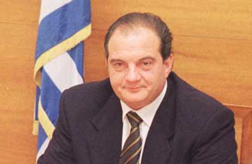 Την προστασία των ατόμων με ειδικές ανάγκες ζητά ο Καραμανλής