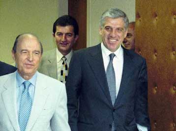 Οι αμφίσημες δηλώσεις Παπαντωνίου εντείνουν τα σενάρια για ανασχηματισμό