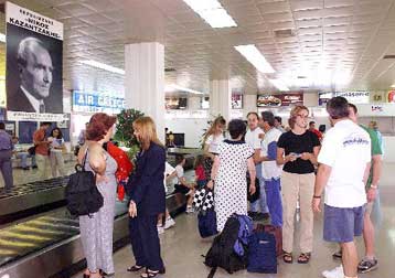 Αναγκαστική προσγείωση βρετανικού πολεμικού αεροσκάφους στο Ηράκλειο