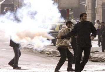 Οι ισραηλινές σφαίρες δεν κάνουν διακρίσεις – Πιέσεις Κλίντον προς Μπαράκ