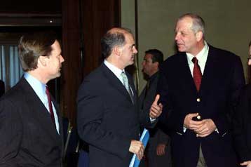 Η Ελλάδα πρέπει να αναβαθμίσει το σταθεροποιητικό της ρόλο στα Βαλκάνια και τη ΝΑ. Μεσόγειο