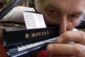 Εκατόν είκοσι πιανίστες στο διαγωνισμό Konzerteum