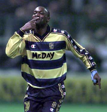 Πρώτο φαβορί για παίκτης της χρονιάς στην Αφρική ο ΜΜπομά από το Καμερούν