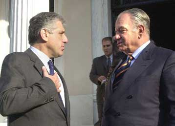 Λογιστικά μέτρα για την ενίσχυση του ΧΑΑ και ρυθμίσεις για χρέη δανείων συζήτησαν Παπαντωνίου – Καρα