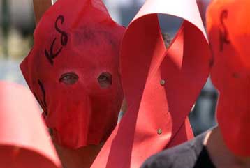 Πρώτη στην Ευρώπη η Ελλάδα στα νέα κρούσματα του AIDS – Ανησυχία για την εξάπλωση της νόσου