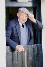 Μοναξιά και Χριστούγεννα. Τα αδιέξοδα της τρίτης ηλικίας