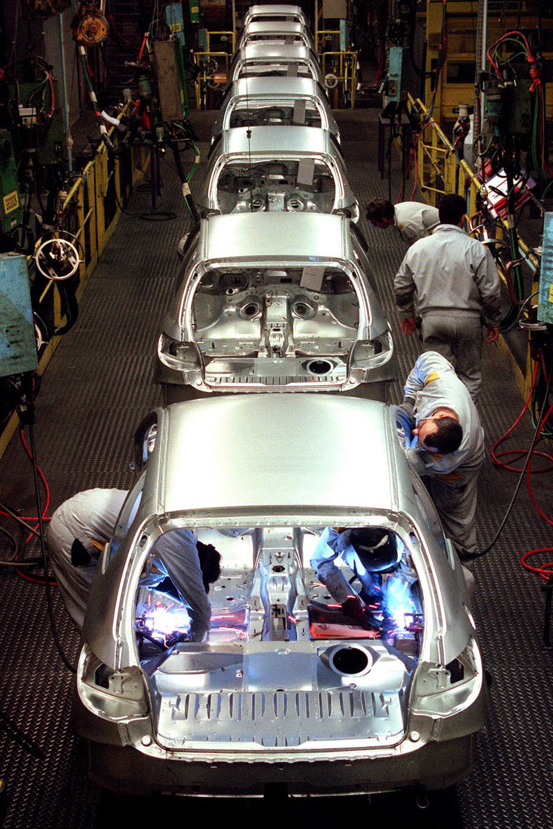 O όμιλος PSA επανεξετάζει το μέλλον του στη Bρετανία