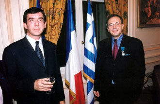 Τιμήθηκε από τη γαλλική προεδρία ο διευθύνων σύμβουλος της Citroen Ελλάς