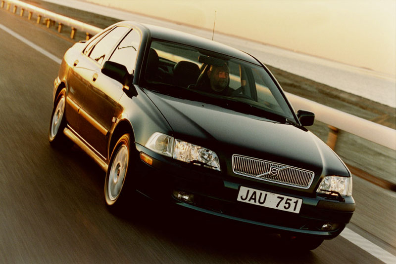 Αναδιοργανώνει το δίκτυο πωλήσεών της η Volvo