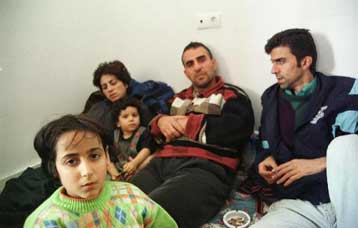 Δεκαεπτά λαθρομετανάστες συνελήφθησαν σε έδαφος των βρετανικών βάσεων στην Κύπρο