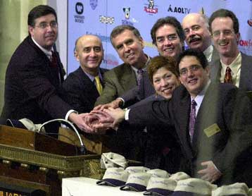 Διευρύνθηκαν οι ζημίες της AOL Time Warner το τέταρτο τρίμηνο