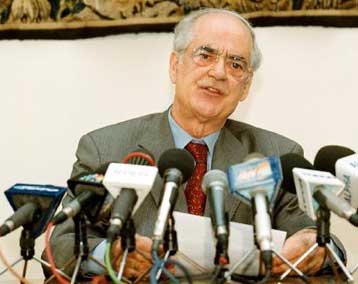 Υπεραμύνθηκε της αντιτρομοκρατικής πολιτικής της Ελλάδας ο πρεσβευτής μας στην Ουάσινγκτον