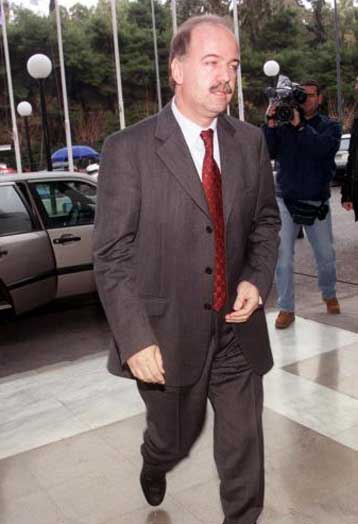 Καταργεί την Ελληνική Ομοσπονδία Παγοδρομιών ο Γιώργος Φλωρίδης